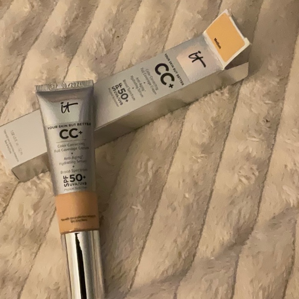 IT Cosmetics CC+ Foundation - Medium